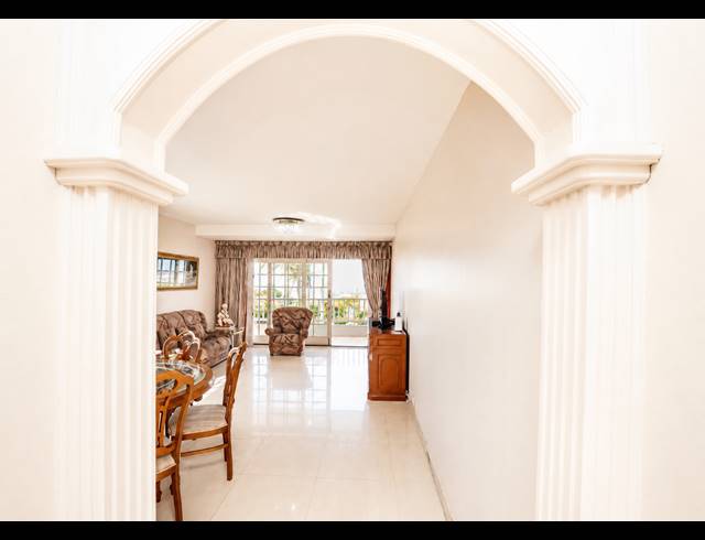 2 BEDROOM APARTMENT FOR SALE IN ESSENWOOD